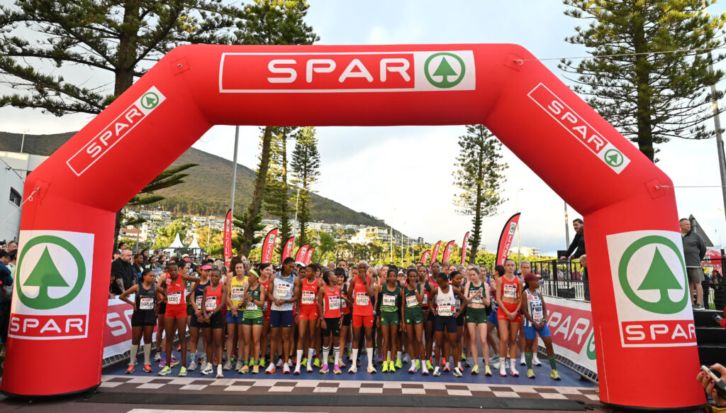 Spar Women's Challenge elites on the start line